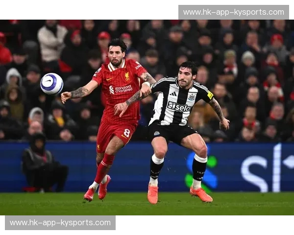 永不独行的红,逆风而上的黑白:利物浦VS纽卡,英超最纯粹的灵魂博弈 永不独行的红,逆风而上的黑白:利物浦VS纽卡,英超最纯粹的灵魂博弈